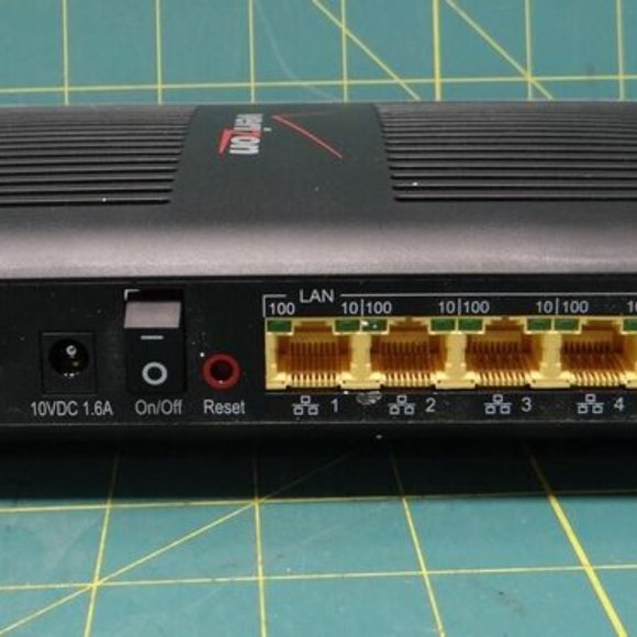 Verizon Actiontec MI424WR Wireless and/or Ethernet Connecting Router w/Adapter - Picture 2 of 3